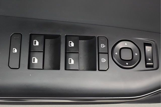 Used 2025 Kia K4 image 21