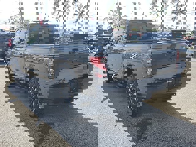 Used 2021 Nissan Titan PRO-4X w/ Pro-4x Utility Package image 5