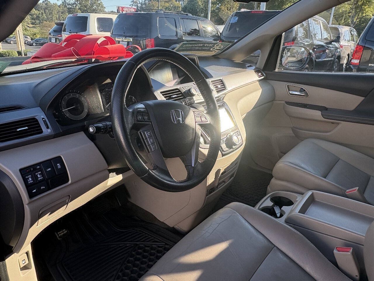 Used 2015 Honda Odyssey Touring image 12