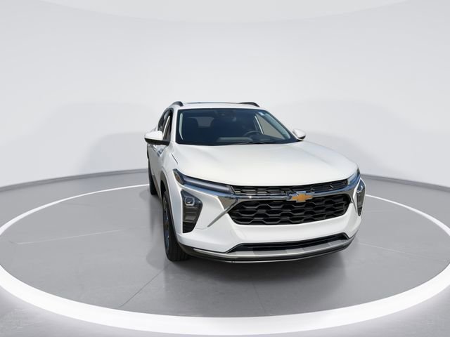 Used 2026 Chevrolet Trax LT w/ Sunroof Package image 3