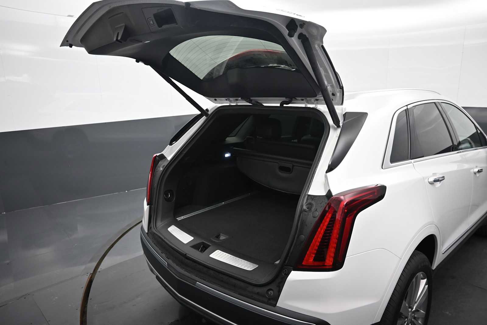 Used 2024 Cadillac XT5 Premium Luxury FWD image 14