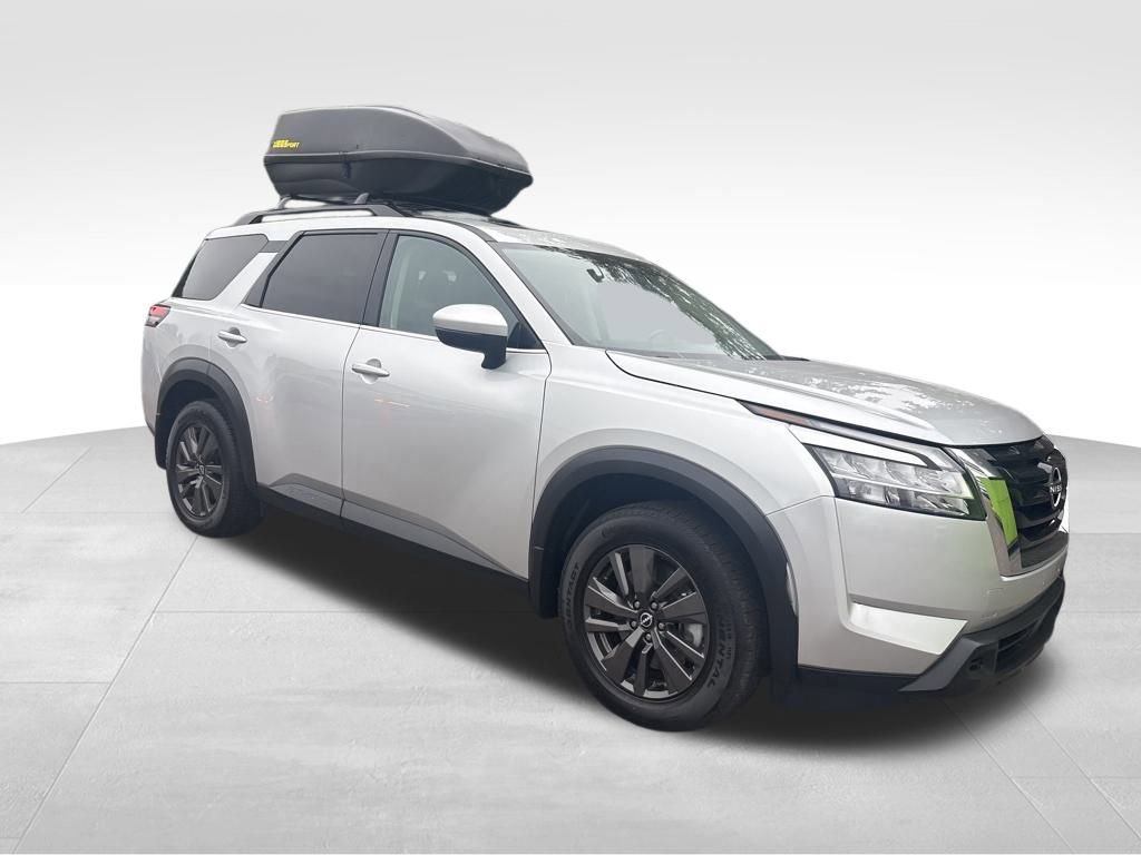 Used 2022 Nissan Pathfinder SV w/ SV Premium Package image 10