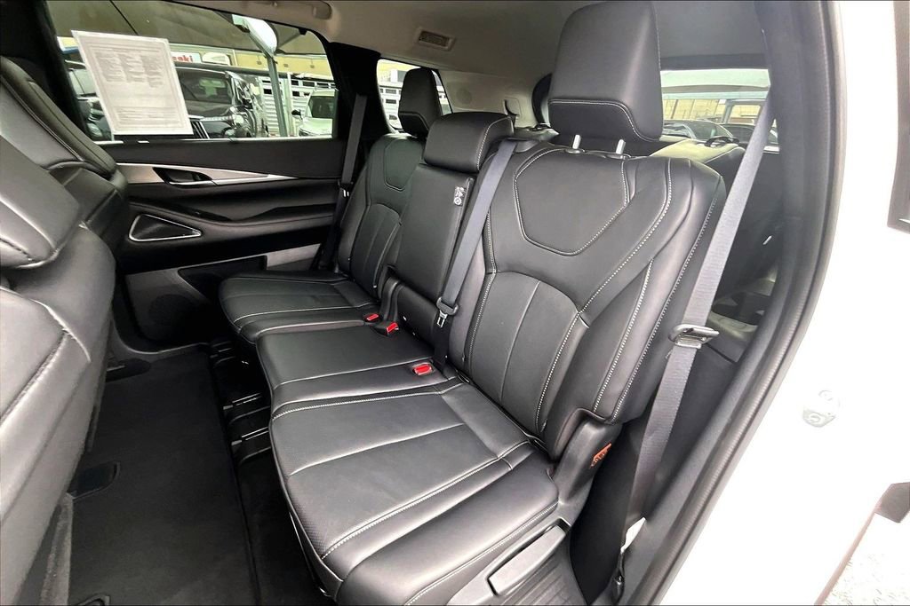 Certified 2025 INFINITI QX60 Luxe w/ Cargo Package image 38