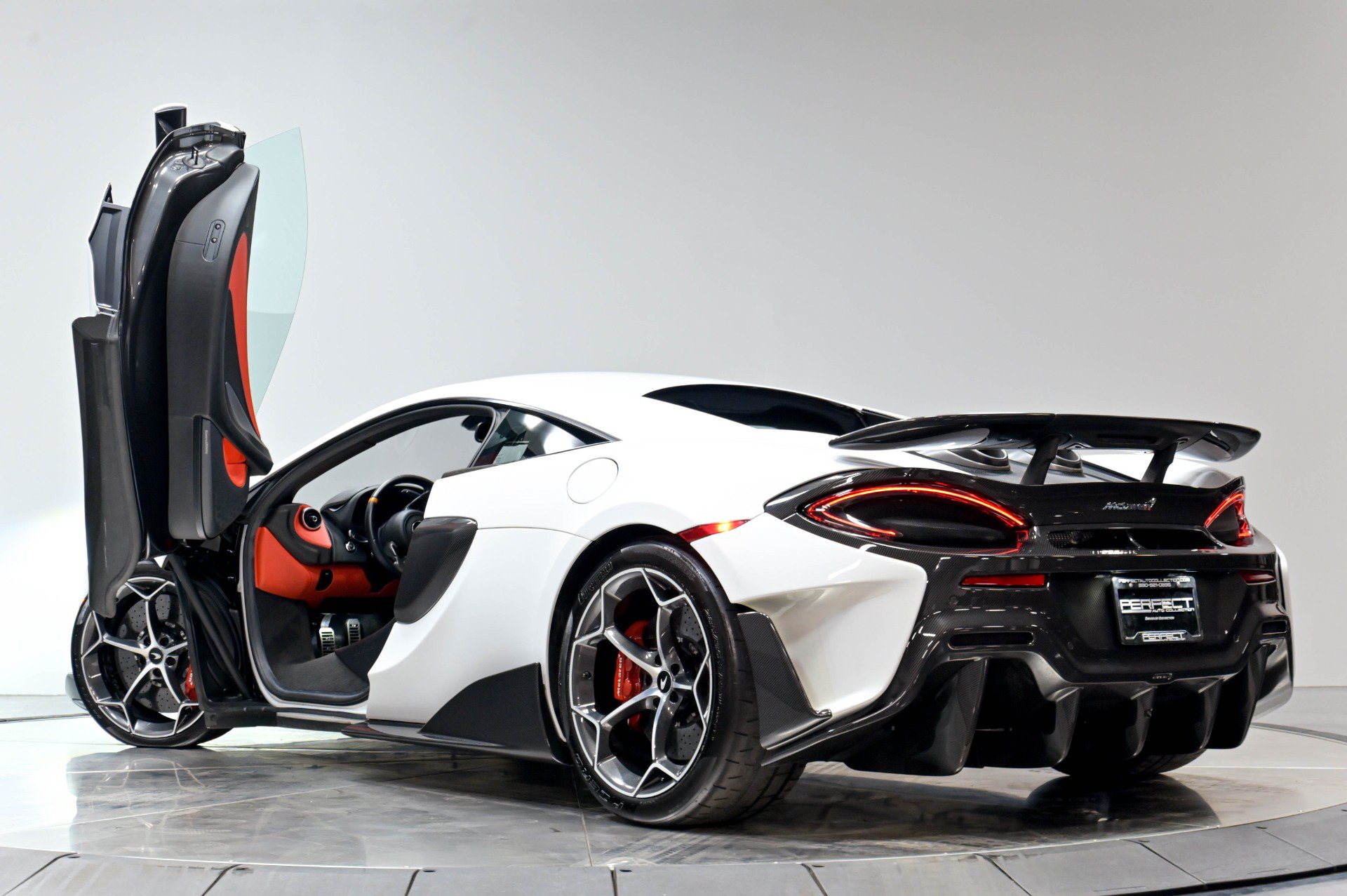 Used 2019 McLaren 600LT RWD image 48