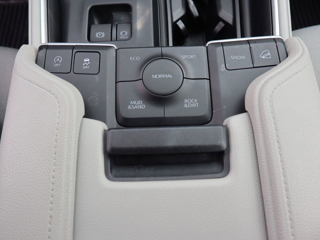 Used 2025 Toyota Grand Highlander AWD image 21