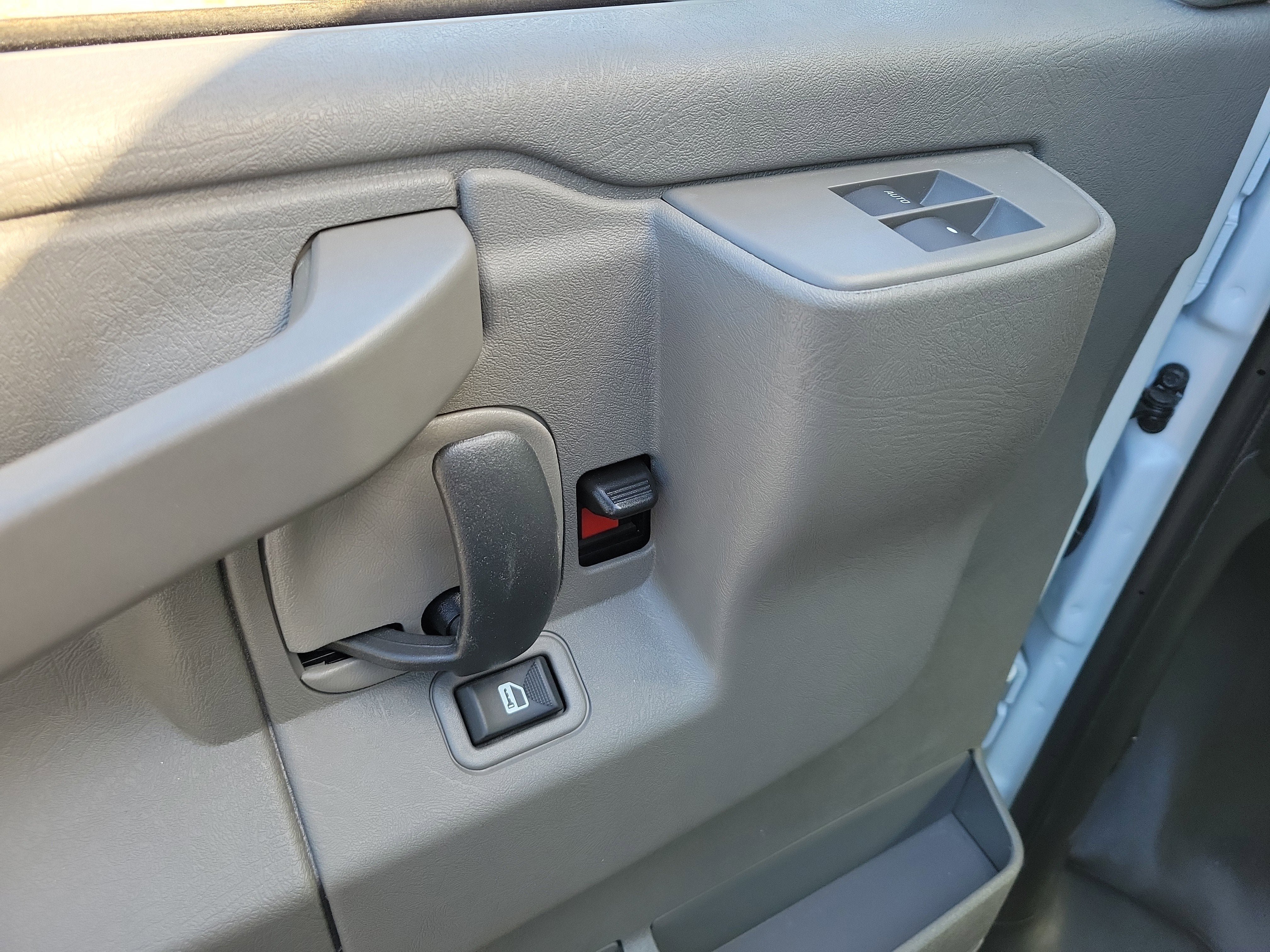 New 2025 GMC Savana 3500 w/ Power Convenience Package RWD image 18