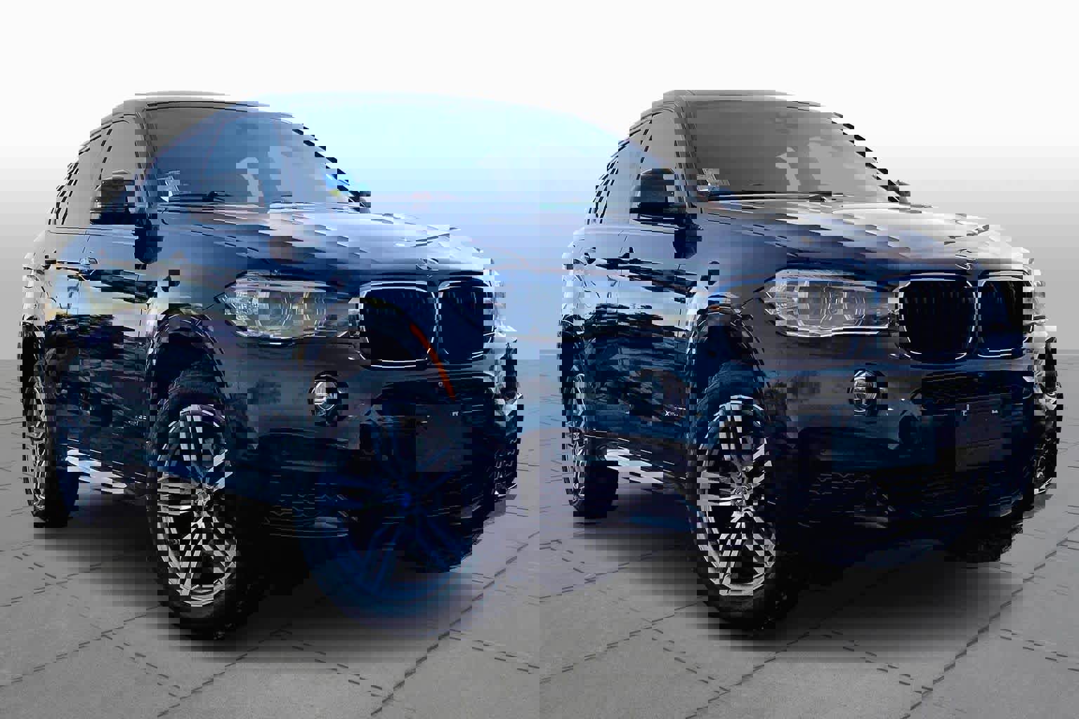 Used 2018 BMW X6 xDrive35i image 2