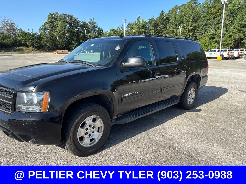 Used 2013 Chevrolet Suburban LT w/ Luxury Package AWD/4WD image 3