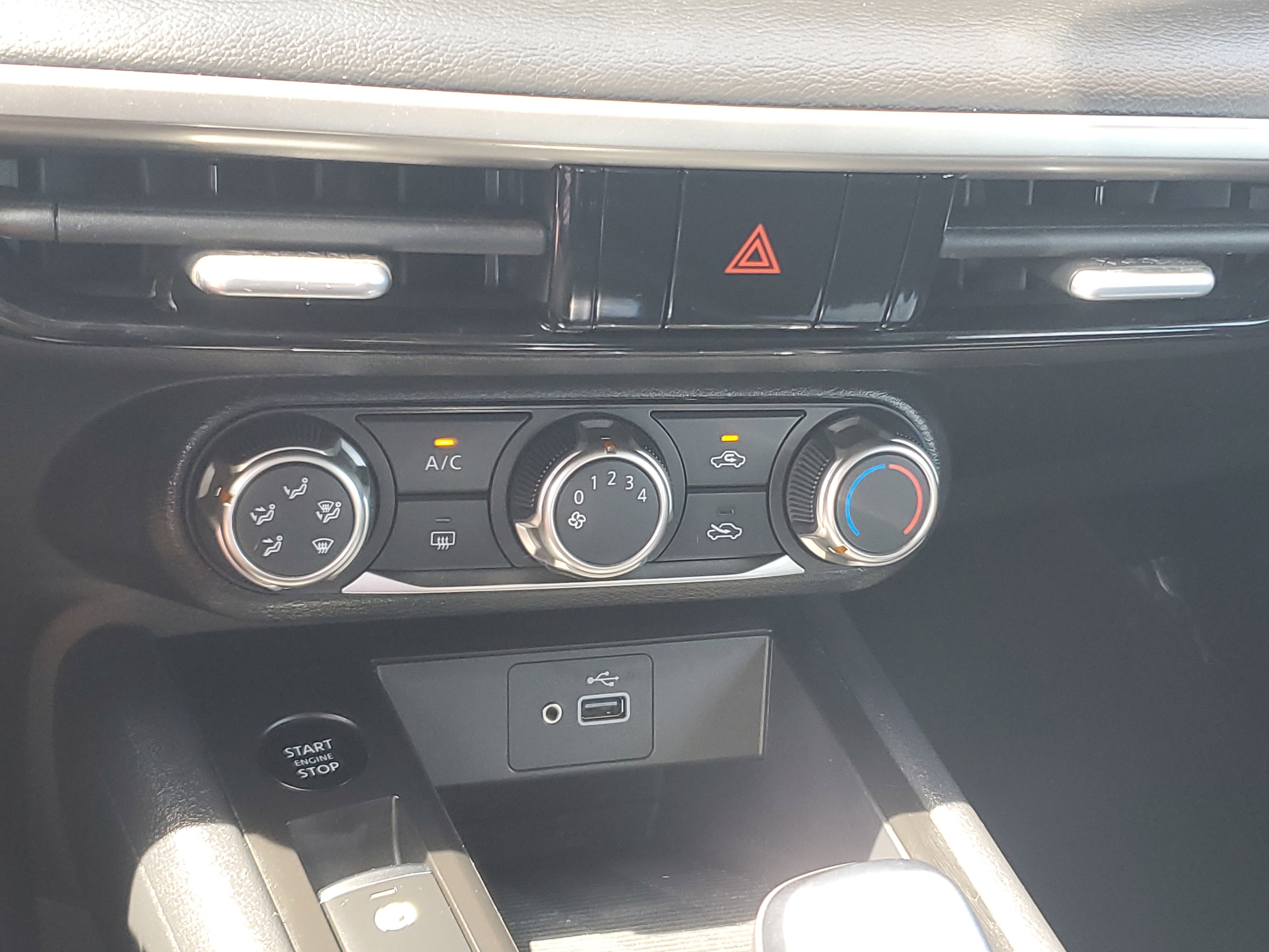 Used 2025 Nissan Kicks S AWD/4WD image 26