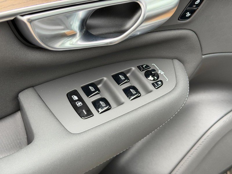 New 2026 Volvo XC90 B6 Plus w/ Protection Package AWD/4WD image 9