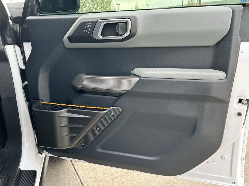 Used 2023 Ford Bronco Badlands image 31