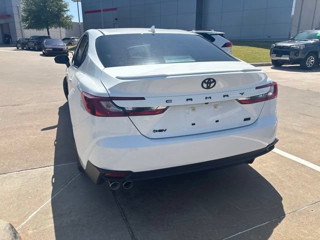 Used 2025 Toyota Camry SE w/ Convenience Package FWD image 4