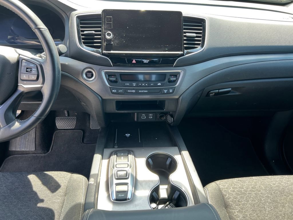 Used 2025 Honda Ridgeline Sport image 11