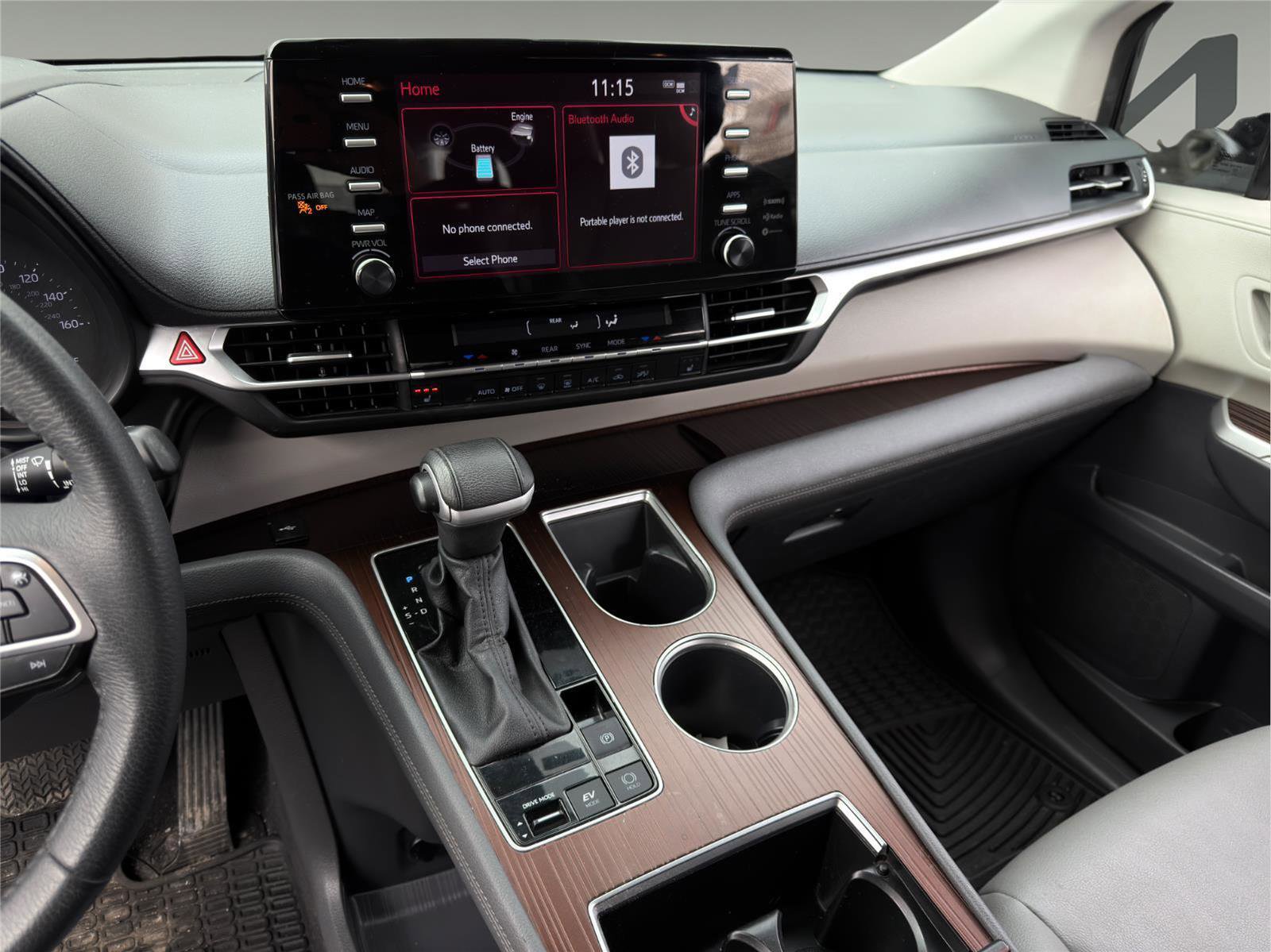 Used 2023 Toyota Sienna XLE image 13