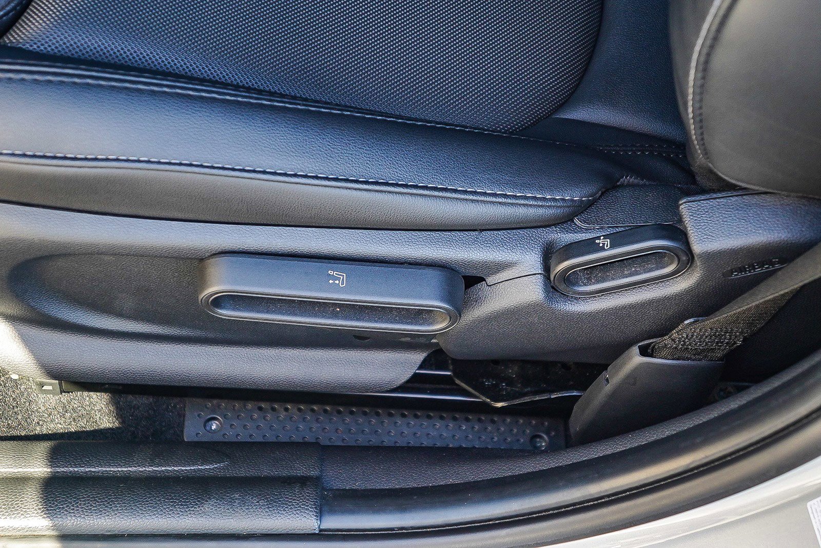 Used 2023 MINI Cooper S image 25