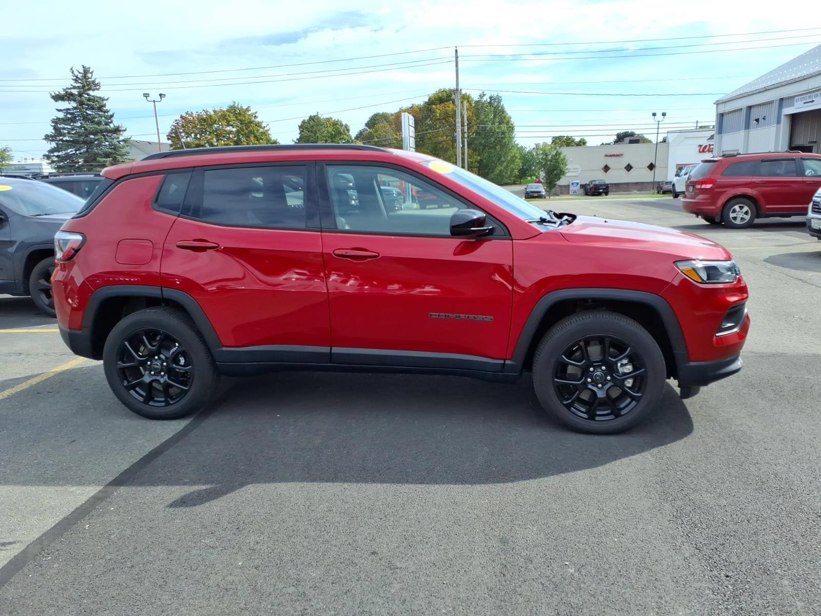 Used 2026 Jeep Compass Latitude AWD/4WD image 4