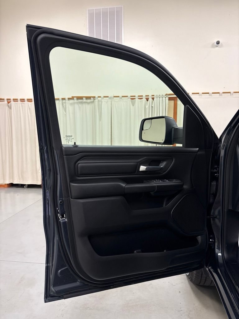 New 2026 RAM 1500 Express AWD/4WD image 15