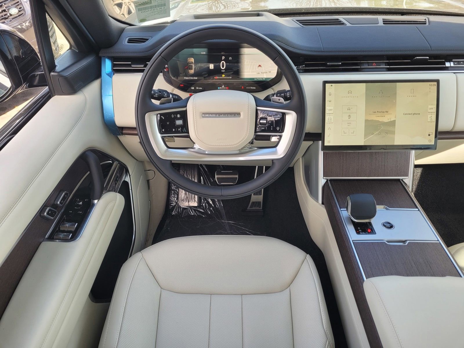 New 2025 Land Rover Range Rover SE AWD/4WD image 8