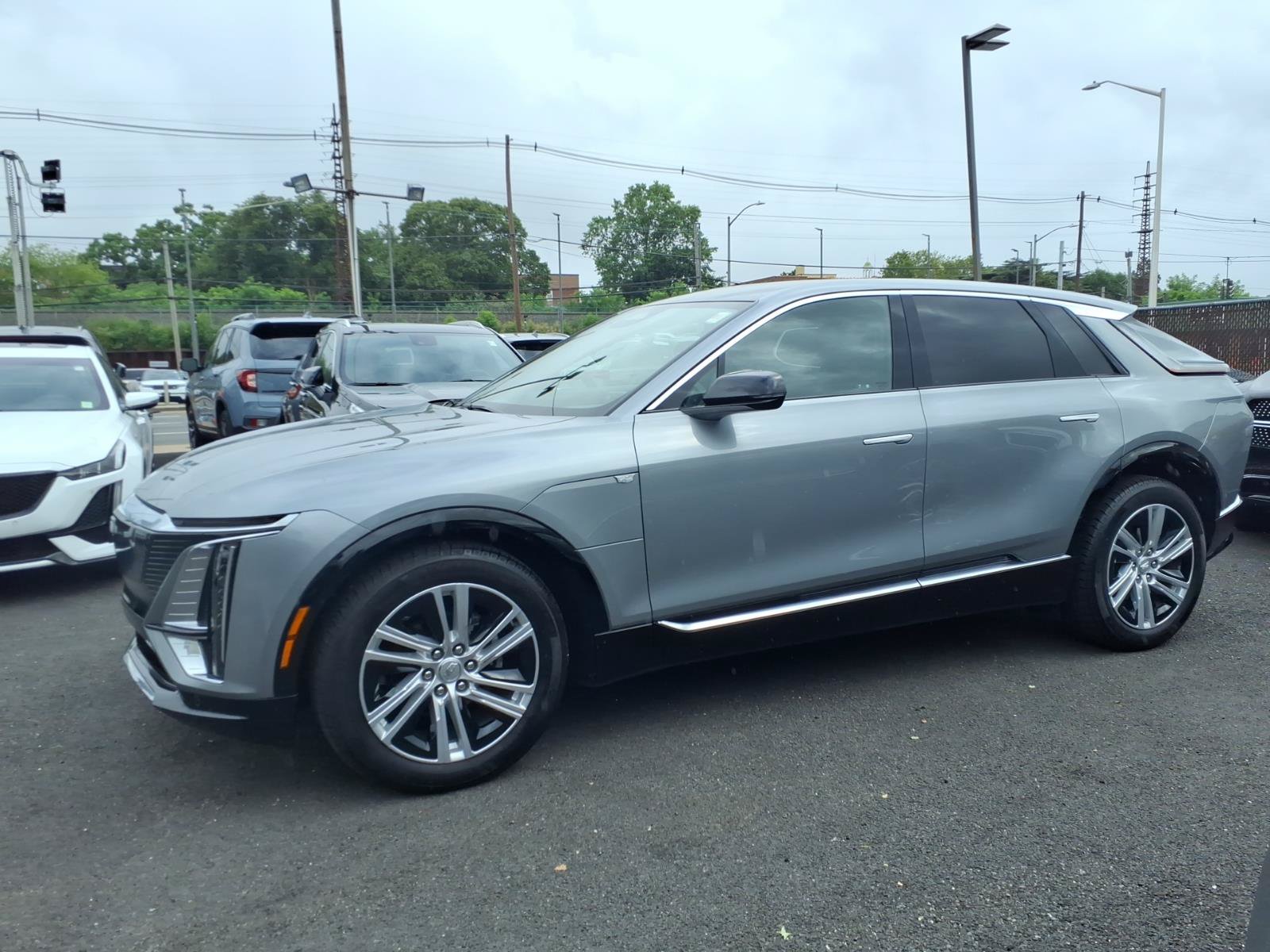 Certified 2024 Cadillac Lyriq Tech AWD/4WD image 8