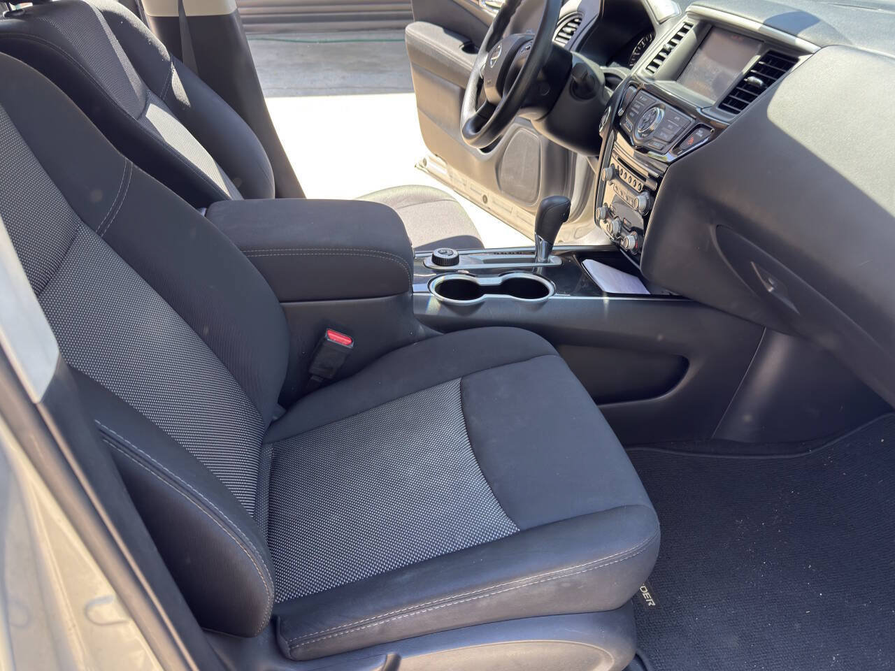 Used 2017 Nissan Pathfinder S AWD/4WD image 48