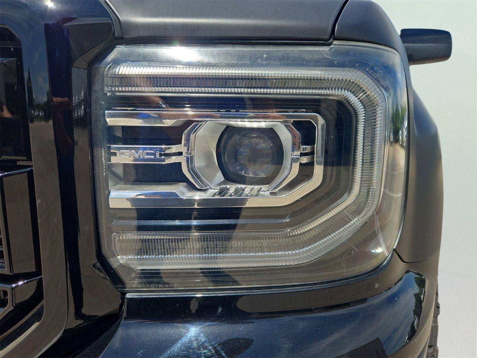 Used 2017 GMC Sierra 1500 Denali w/ Denali Ultimate Package AWD/4WD image 9