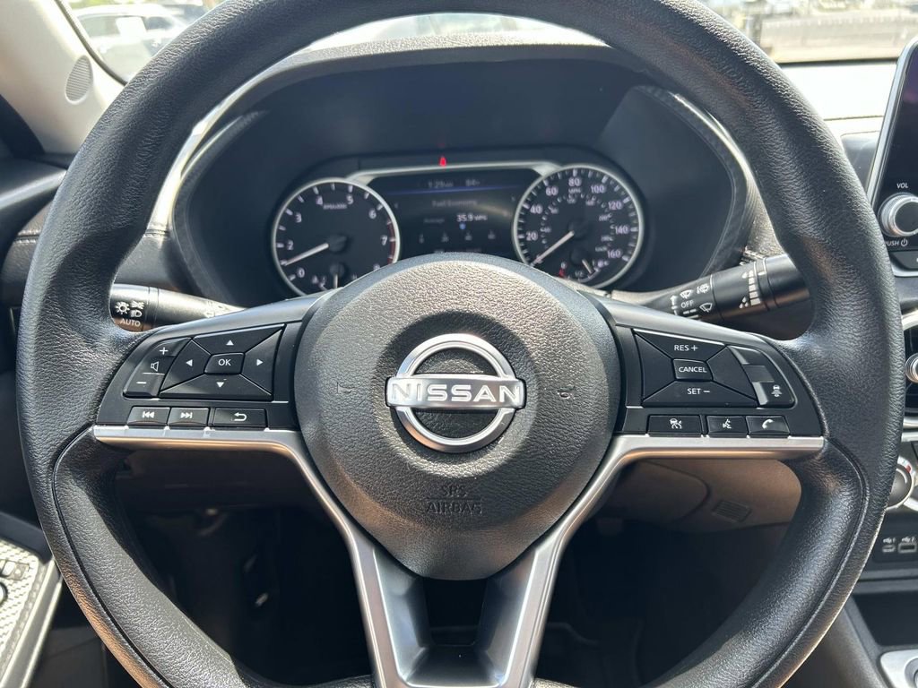 Used 2025 Nissan Sentra SV image 27