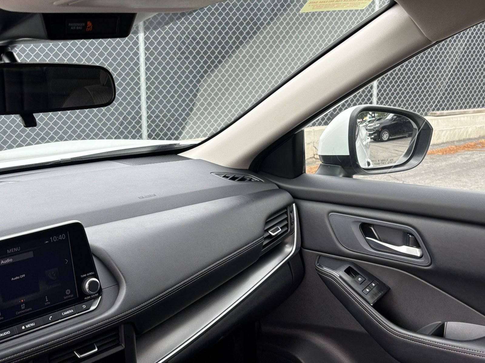 Used 2025 Nissan Rogue SV FWD image 35