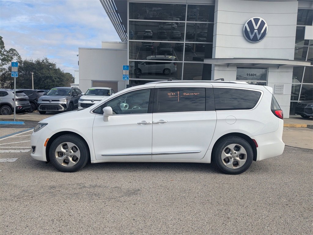Used 2017 Chrysler Pacifica Touring-L Plus image 9