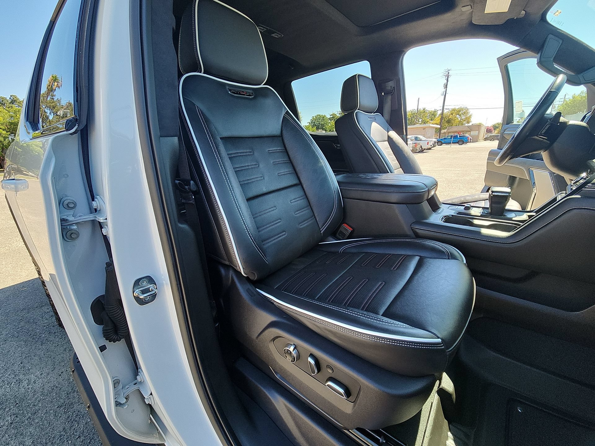 Used 2024 GMC Sierra 1500 AT4X AWD/4WD image 26