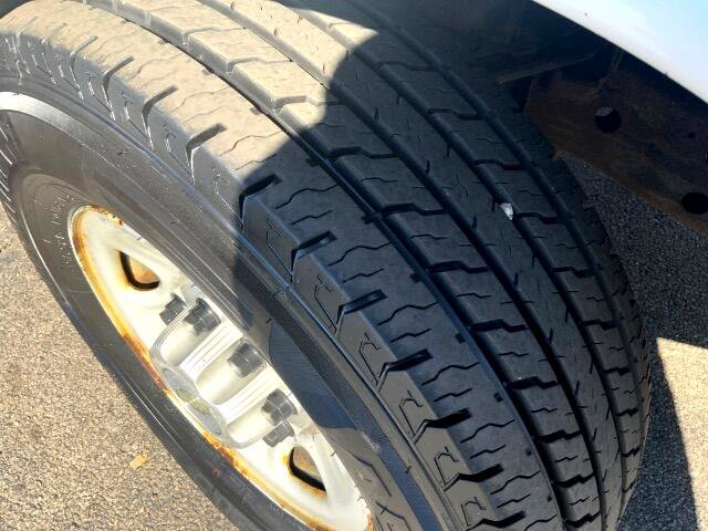 Used 2014 Chevrolet Express 2500 image 24