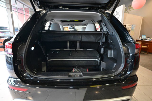 Used 2024 Mitsubishi Outlander SEL Black Edition image 23