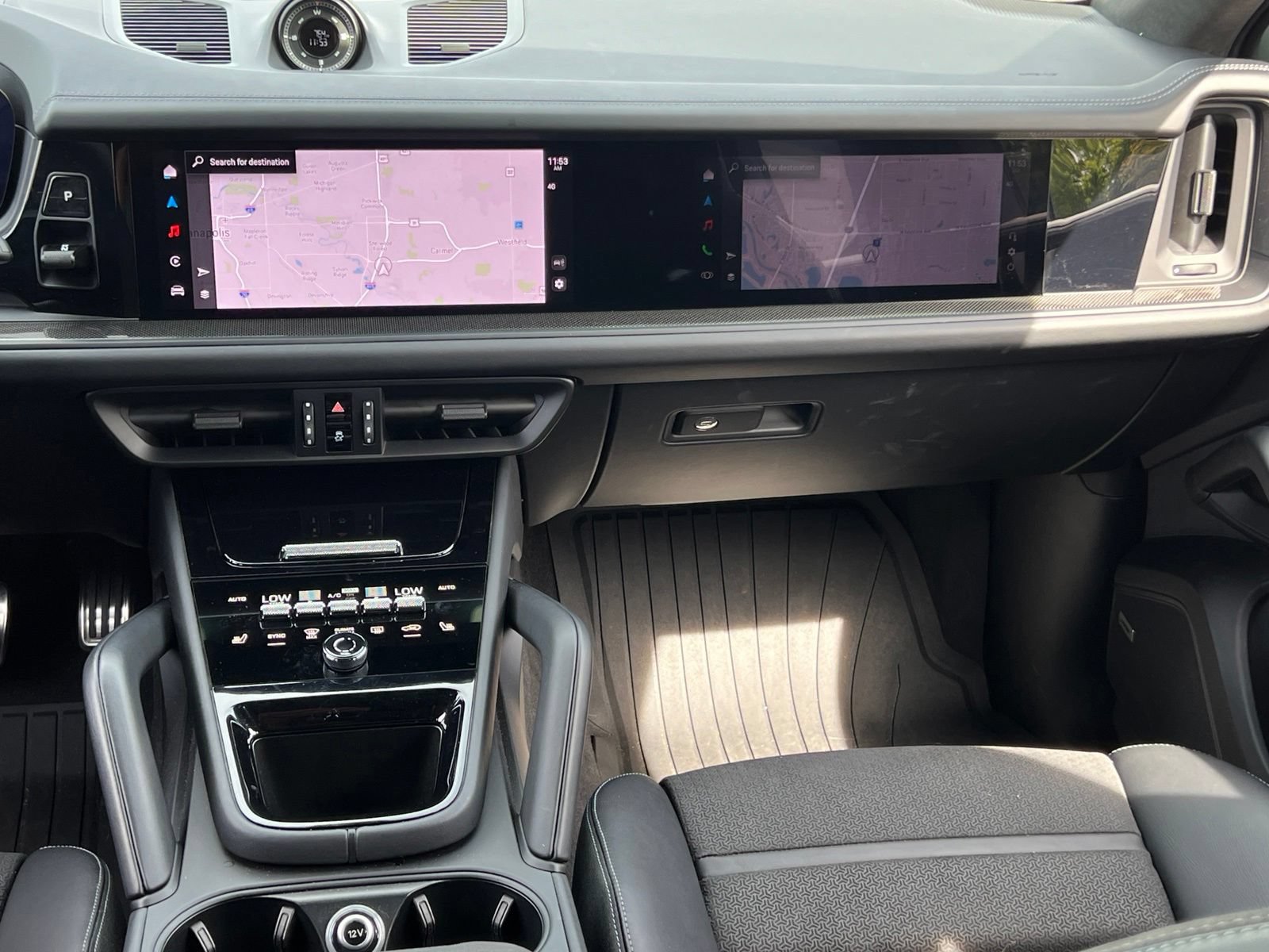Certified 2025 Porsche Cayenne GTS AWD/4WD image 32