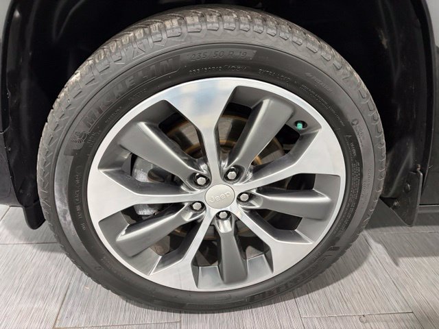 Used 2019 Jeep Cherokee Overland AWD/4WD image 22