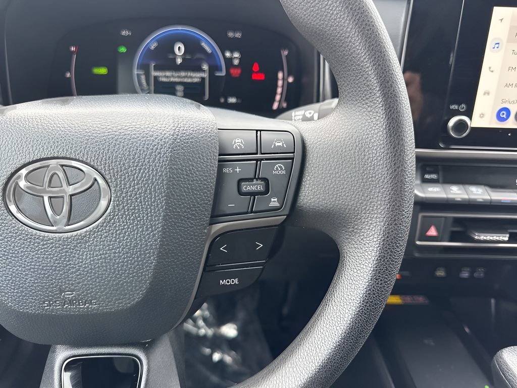 Used 2025 Toyota Camry LE FWD image 14