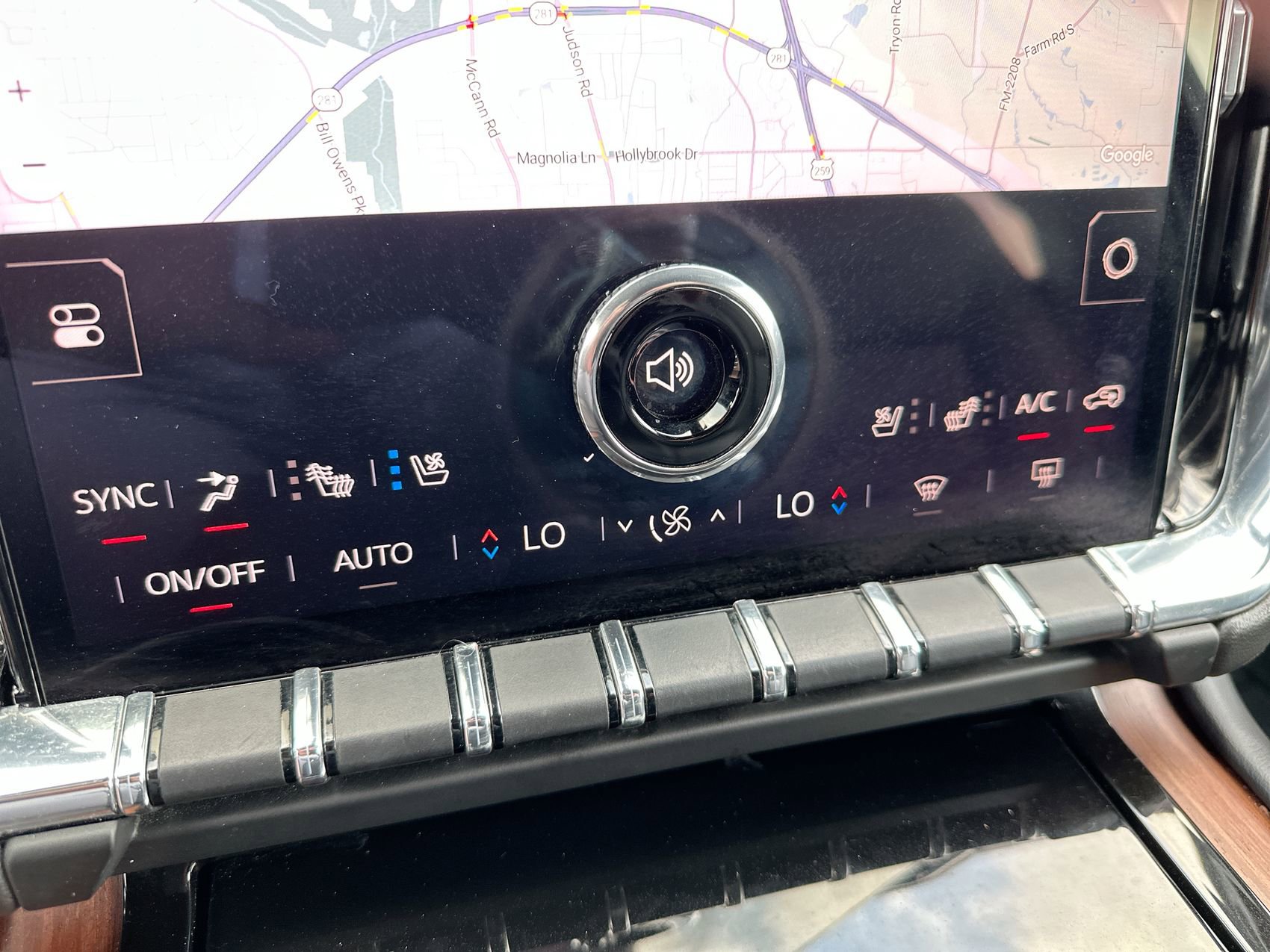 Certified 2025 GMC Yukon Denali AWD/4WD image 19