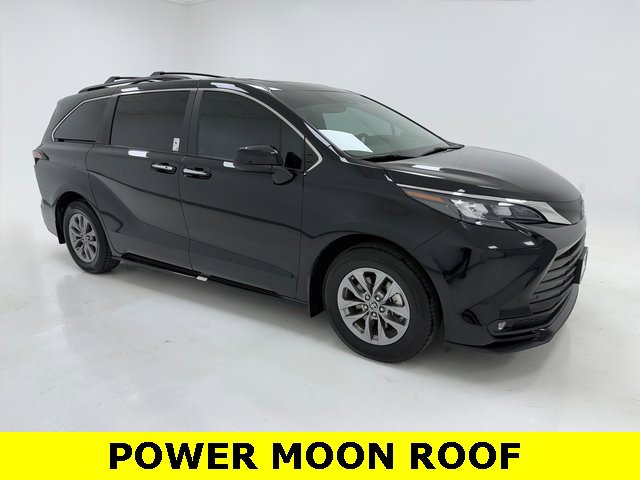 Used 2025 Toyota Sienna XLE