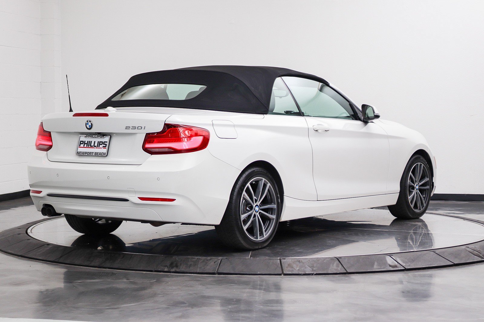 Used 2019 BMW 230i Convertible w/ Convenience Package RWD image 9
