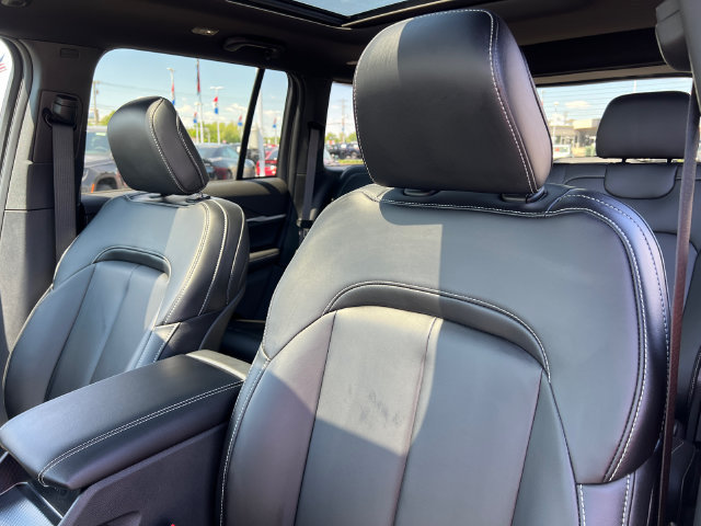 New 2026 Jeep Grand Cherokee Limited w/ Limited Altitude Package AWD/4WD image 23