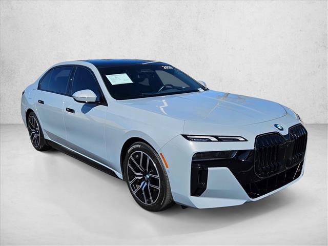 Certified 2025 BMW i7 xDrive60 video 3