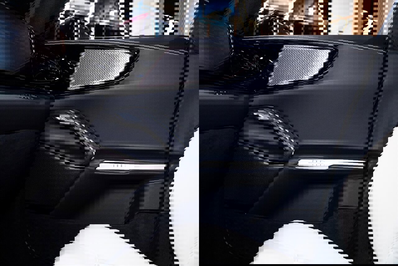 Used 2024 Ferrari Purosangue image 25