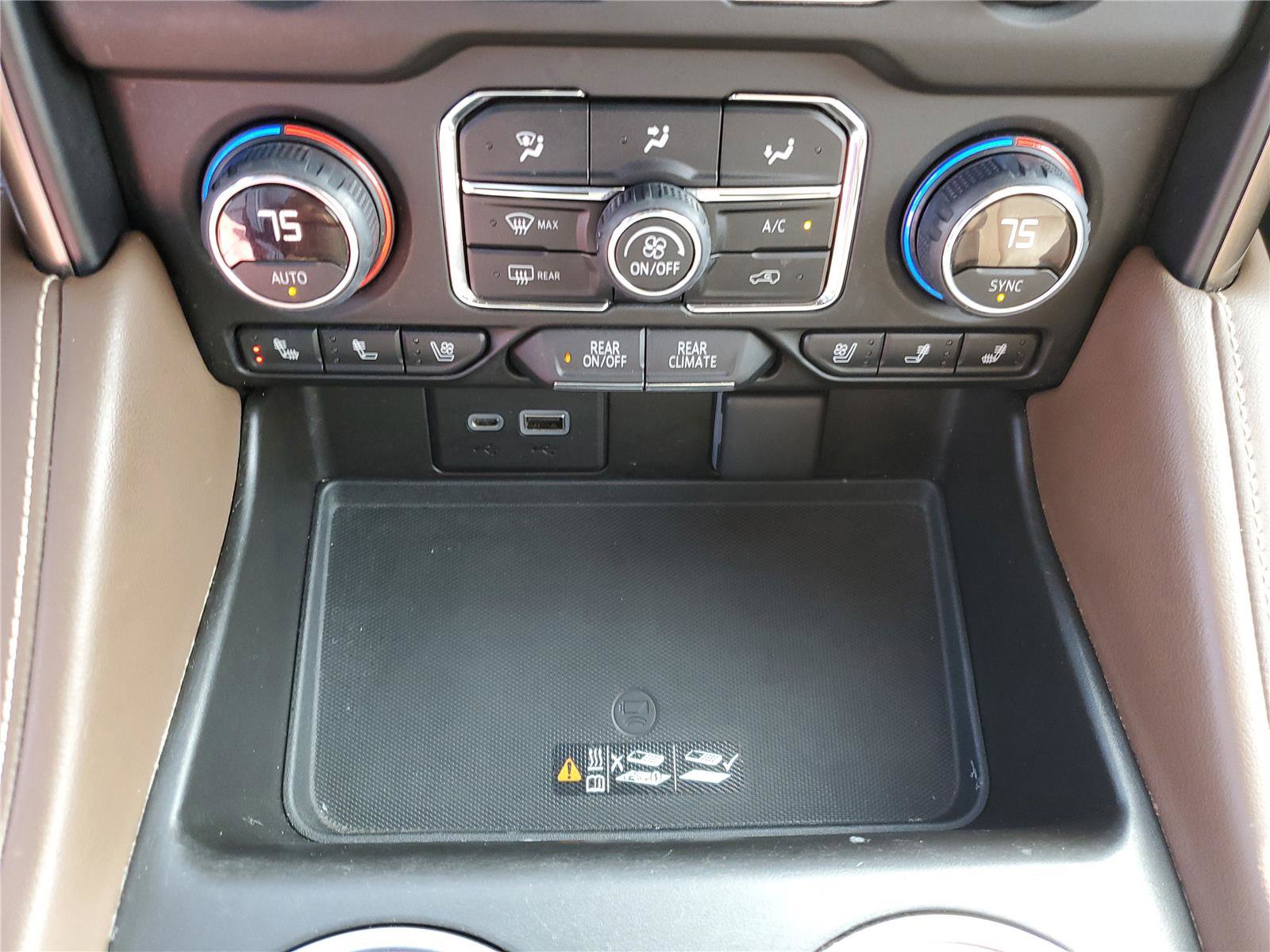 Used 2021 Chevrolet Tahoe High Country w/ Premium Package image 31