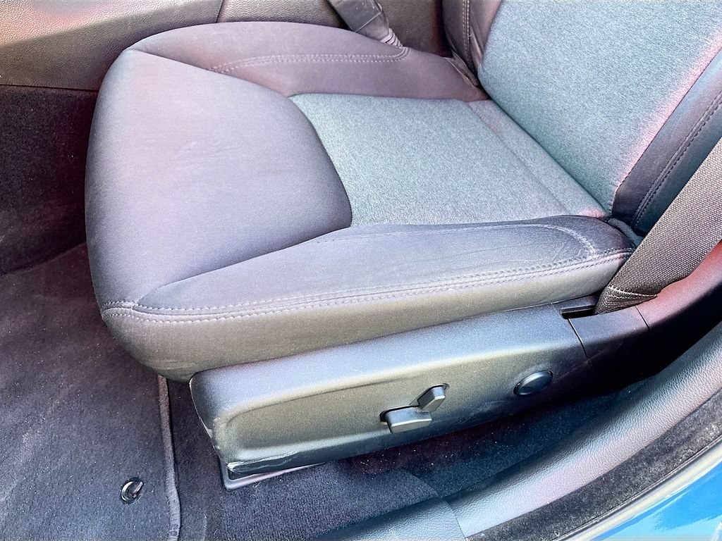 Used 2023 Chrysler 300 Touring w/ Sport Appearance Package RWD image 18