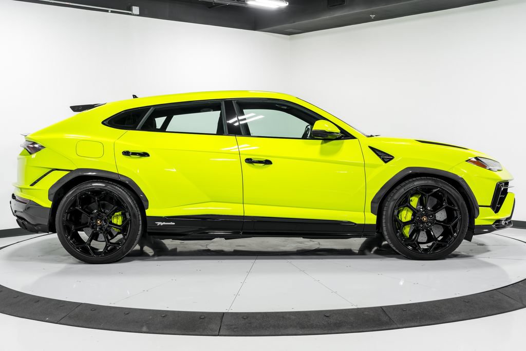 Used 2024 Lamborghini Urus Performante AWD/4WD image 2