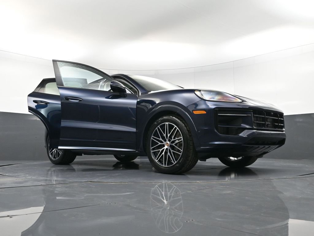 New 2026 Porsche Cayenne GTS image 41