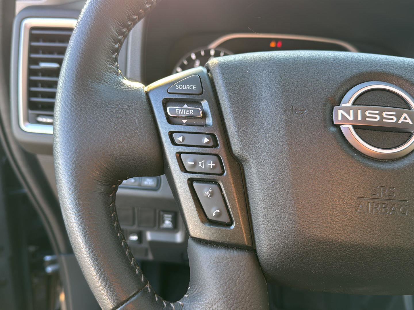 Used 2024 Nissan Frontier SV w/ SV Convenience Package image 18