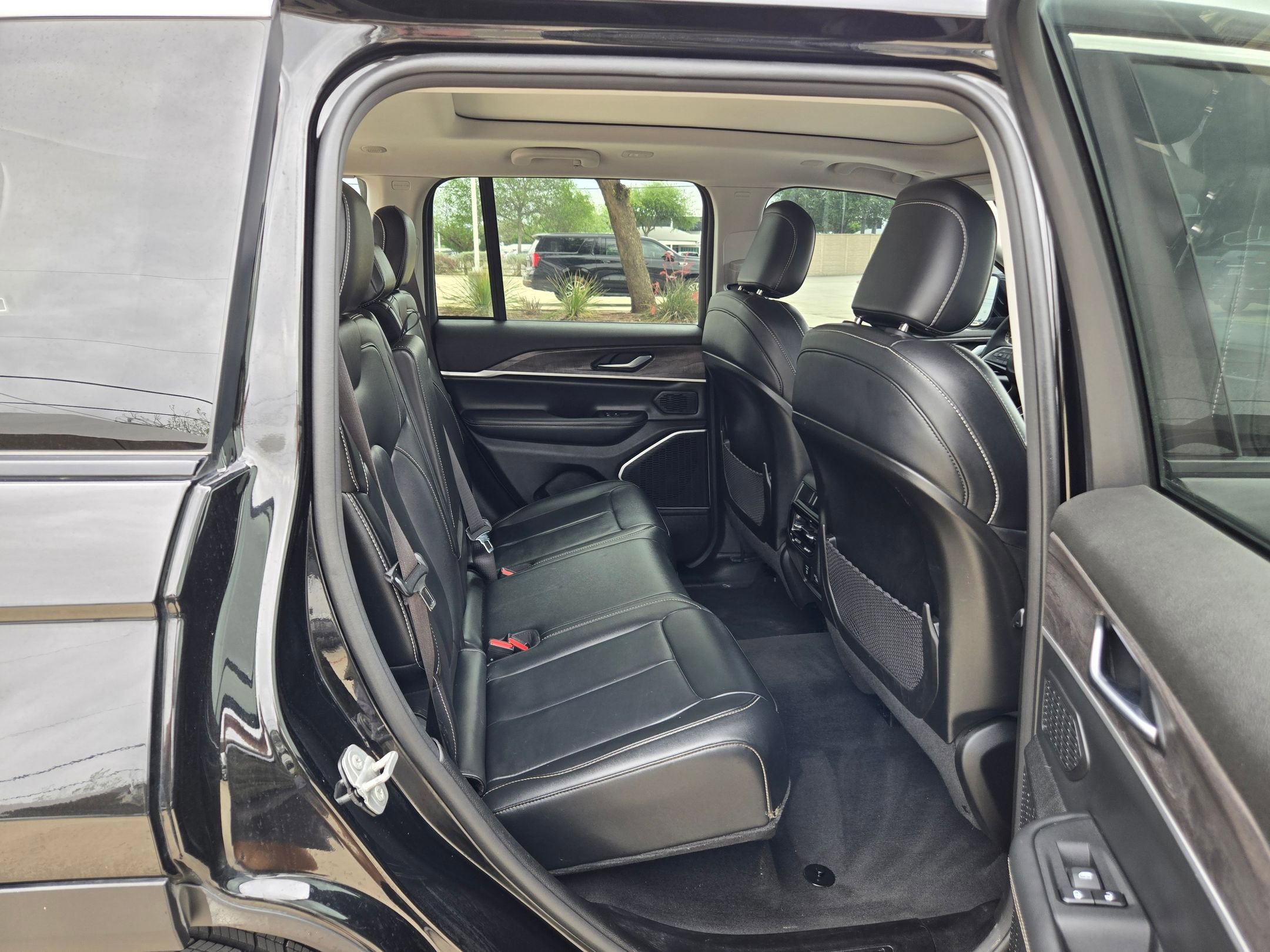 Used 2022 Jeep Grand Cherokee Limited 4xe AWD/4WD image 22