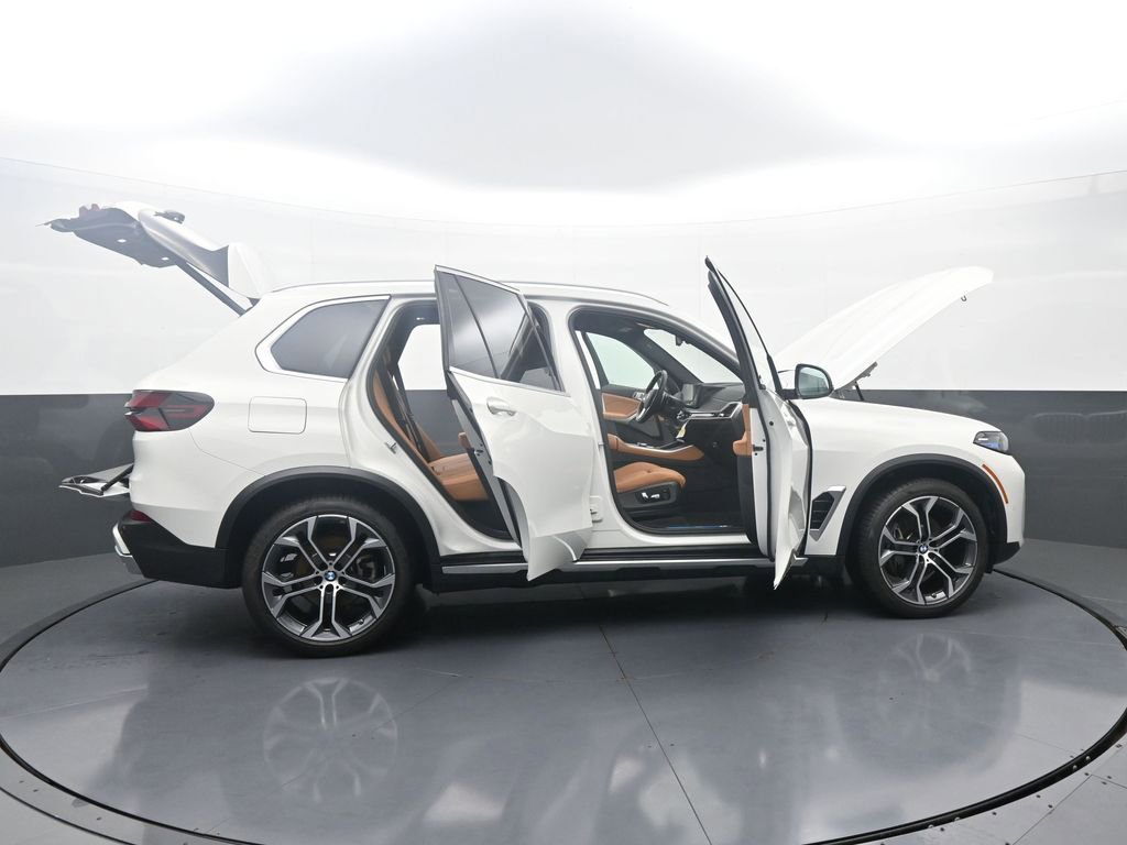 New 2026 BMW X5 xDrive40i w/ Climate Comfort Package image 44