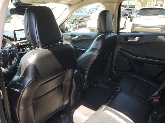 Used 2020 Ford Escape Titanium AWD/4WD image 32