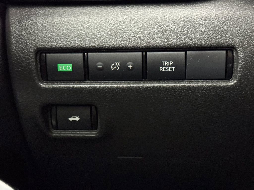 Used 2023 Nissan Sentra SR w/ Lighting Package FWD image 26