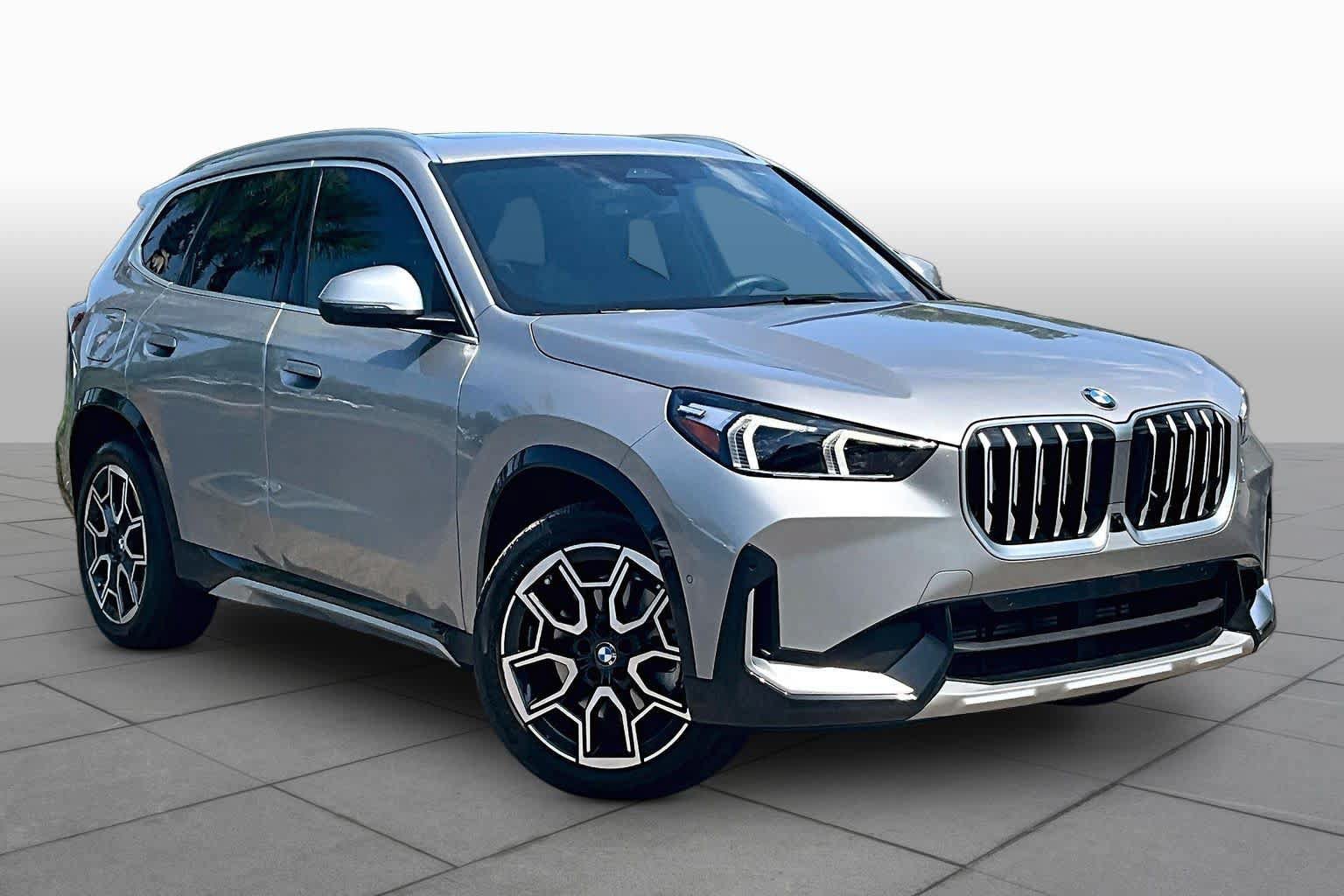 Used 2025 BMW X1 xDrive28i w/ Technology Package AWD/4WD image 3